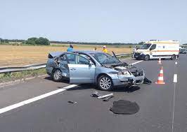 Potrivit primelor informații, în mașini se aflau cel puțin 10 persoane, iar două sunt rănite. Fkzfexqycukhzm