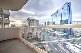 Aaa 1 bedroom suite at the signature condo hotel. C25n1 Mgm Signature Suite Strip View W Balcony