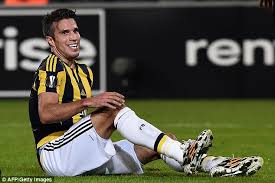 Pierre paulus wielaartus van hooijdonk aynı sezon 24 gol atarken, 10 gol pasına da imzasını koydu ve 5 topu çizgiden çıkardı. Robin Van Persie Is An A Blasts Pierre Van Hooijdonk As Dispute Rumbles On Daily Mail Online