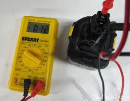 Black And Decker 14 4 Volt Battery Repair Battery Voltage After Fix With Welder Restore Revive Power Power Tool Batteries Battery Batteries Diy