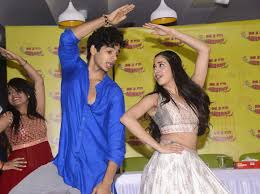 Ishaan Khatter And Janhvi Kapoor In A Perfect Pose During The Launch Of Zingaat Hindi From Their Film Dhada Celebrity Photos Bollywood Actress Heroine Photos Bluetooth rate dhadak actor name dhadak actress name dhadak cast dhadak film heroine name dhadak heroine name dhadak movie heroine name download bollywood hd movies godaan. ishaan khatter and janhvi kapoor in a