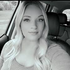 What is a good nail salon in Latham?