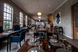Cool Spaces Reuben S Restaurant Bar Franschhoek Elle Decor Franschhoek Restaurant Bar