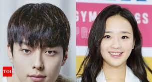 #come and hug me #kdrama #jang ki yong #jin ki joo #ugh the way he looks at her #will never be over them #jin ki joo was on running man and was adorable #ugh i miss them #mine. Jang Ki Yong Son Yeon Jae It S Okay That S Love Actor Jang Ki Yong Denies Dating Rumours With Son Yeon Jae News Logic