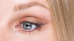Menschen mit braunen augen haben sehr häufig einen dunkleren teint sowie eine dunkle haarfarbe. Blaue Augen Schminken Anleitung Schminktipps Fur Blaue Augen T4f