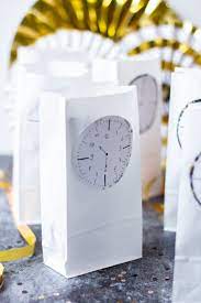 Die jahreszahl wird in dem javascript dabei automatisch angepasst, ihr braucht den code nur einbauen. Countdown Tuten Fur Silvester Trytrytry
