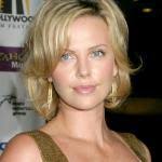Falls du doch das gefühl hast, deine spitzen sind sehr trocken, angegriffen oder strohig, solltest du zum kerastase elixir ultime haaröl für ca. Charlize Theron Frisuren Die 12 Schonsten Frisuren Zum Ausprobieren