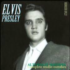 Here's a funny moment with Elvis , an amazing sense of humor. He was  definitely going to get your attention. 🎼🎸❤️🙋‍♂️