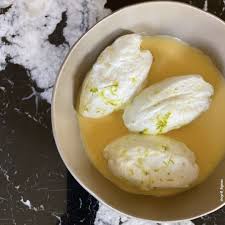 M6 On Instagram Tousencuisine œufs En Neige Au Citron Vert Creme Anglaise A La Vanille Par Cyril Lignac Ingredients Pou Food Mousse Dessert Breakfast