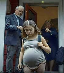 La ragazza 13enne venne cacciata di casa perché incinta, ma ...