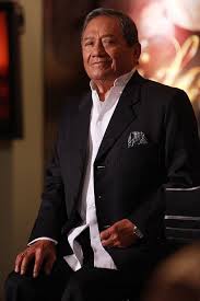 Se casó por primera vez en 1957. Armando Manzanero Vida Amores Y Exitos Del Compositor