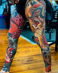 Wow Incredible Japanese Leg Sleeve Tattoos By Ryanussher Swipe To See Both Photos Japaneseink Tigertat Japanese Legs Japanese Tattoo Leg Sleeve Tattoo