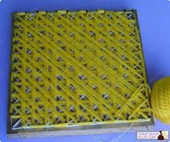 بالصور خطوات مفرش بالنول الخشبى 12944615115 Jpg Weaving Pom Pom Mattress