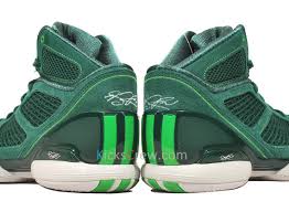 Derrick rose st patrick's day. Adidas Adizero Rose 1 5 St Patrick S Day New Images Sneakernews Com