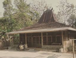 Rumah adat jawa tengah, selain memiliki fungsi kebudayaan dan sebagai gambaran kehidupan masyarakat jawa tengah. Rumah Adat Jawa Tengah Lengkap Sejarah Jenis Keunikan Dll