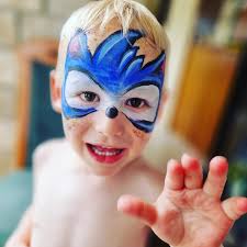 Nov dan, nova zabava, nova poslikava obraza 🎨 🖌️ 🥳 Na zabavah imam vedno  pripravljenih nekaj predlog poslikave obraza, za lažje in hitrejše  odločanje. Če pa ima kdo kakšno željo, ki ni