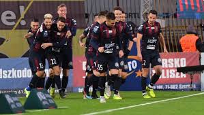 The club was founded by poles from lwów (now lviv, ukraine). Pogon Szczecin Wrocila Z Obozu W Opalenicy Byla Tam Przed Restartem Ligi Sport Tvp Pl