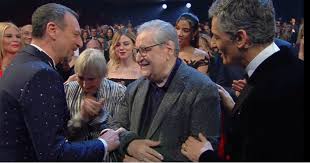 When they do, their tweets will show up here. Sanremo 2020 L Ultimo Balconcino Di Vincenzo Mollica Con Quel Poco Di Vista Che Mi E Rimasta Cioe Un Ca O Mi Tolgo Dalle Scatole Il Fatto Quotidiano
