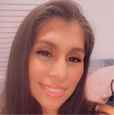 Karla Robles's Instagram, Twitter & Facebook