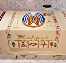 Caroline herschel plate (judy chicago, the dinner party, 1979). Hatshepsut She Reigned Over Ancient Egypt As Its Veritable Pharaoh While The Official King Was Still Too Young To Rule Effectiv Judy Chicago Judy Dinner Party