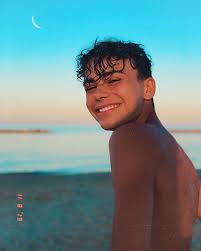 Scrivetemelo nei commenti#touchmybody #challenge #lagangdelbosco tik tok: Luciano Spinelli Storia Del Piccolo Re Di Tik Tok Piu Di 7 Milioni Di Follower Deabyday