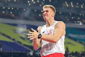 See you soon 😁 #orlen #nike #polevault #athlete #polishboy Wrocil Kulturysta Piotr Lisek Imponuje Muskulatura Fitness