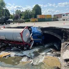 صفحه اصلی وب‌سایت رادیو فردا، بخش فارسی رادیو اروپا آزاد/رادیو آزادی. Hochwasser In Essen Bundeswehr Baut Hilfsbrucke Radio Essen