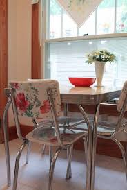 Very Cool Idea For Fixing Upholstery On Those Awesome 50 S Chrome Chairs Fabric With Vinyl Cove Retro Dining Table Vintage Kitchen Table Retro Kitchen Tables
