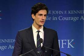He referenced jfk's famous ask not what your country can do for you. Jack Schlossberg Endlich Ein Glucklicher Kennedy Gala De