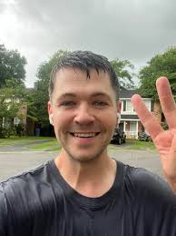 Damian McGinty (Official)