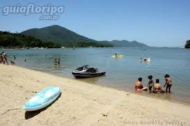 Lugar próprio para fugir de prédios e curtir belas praias. Praia Da Tapera Praias Em Florianopolis Guia Floripa