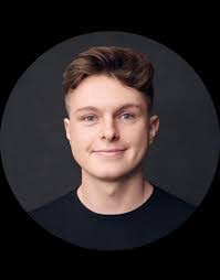 Benjamin Riley's Instagram, Twitter & Facebook