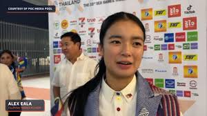 Alex Eala calls SEA Games flag-bearing stint an 'experience of a lifetime',  WATCH: Filipina tennis star Alex Eala says she is blessed to be one of the  Philippines' flag bearers in the opening ceremony ...