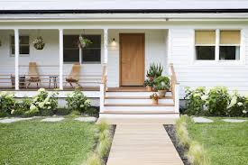 The Mckinley Bungalow Lets You Shop Everything Inside The Vacation Rental Even The House Beach Bungalow Exterior Bungalow Exterior Beach Cottage Style