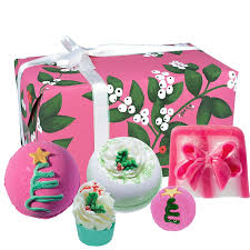 Bomb Cosmetics Under The Mistletoe Christmas Gift Set