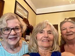 Rachel Roop's Instagram, Twitter & Facebook