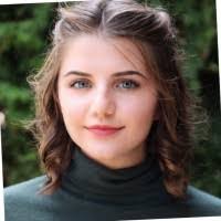 Tara Potts's Instagram, Twitter & Facebook