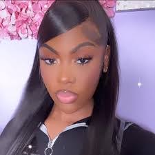 Daisha Lee's Instagram, Twitter & Facebook