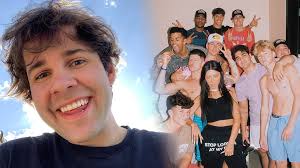 David dobrik is a popular vlogger with a net worth of $7 million. David Dobrik Surprises D Amelio S And The Hype House With Mariachi Band Dexerto