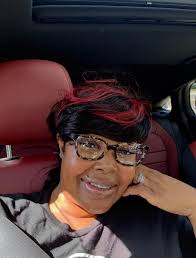 Introduction with a personal photo in a dating group