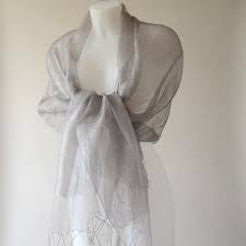 En acrylique, polyester ou soie, nos accessoires sont de belle qualité, sont doux et vous. Etoles Mariage Ceremonie Soiree En Organza De Soie