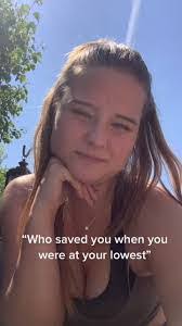 Kendra Rees's Instagram, Twitter & Facebook