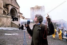 Pourquoi en novembre de l'an 1327 et à la fin du mois ? Le Nom La Rose Le Thriller Gothique Par Excellence