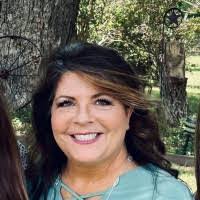 Kim Vogel's Instagram, Twitter & Facebook