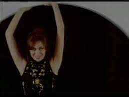 Θυμήσου τα καλύτερα στιγμιότυπα που απαθάνατισε ο φωτογραφικός φακός την δεκαετία του '90. Perasmena 3exasmena Youtube