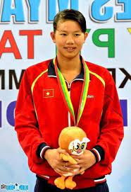 Cô gái vàng của thể thao việt nam với chiều cao 1,73 m, sải tay dài 1,78m, bờ vai to, bàn chân to dường như lệch chuẩn với vẻ đẹp của những cô gái thời này. VÄ'v BÆ¡i Lá»™i Nguyá»…n Thá»‹ Anh Vien