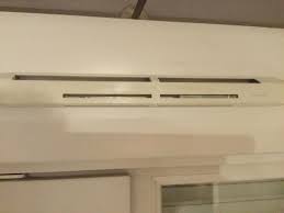 Vent Qui Entre Par Les Entrees D Air Vmc Chambre Et Refroidit