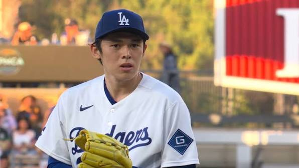 Roki Sasaki strikes out Ty France