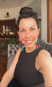 Carmen Bartholomew's Instagram, Twitter & Facebook