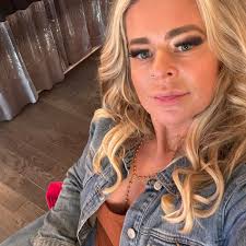 What salons do hair tinsel in the Plymouth or Cape area?